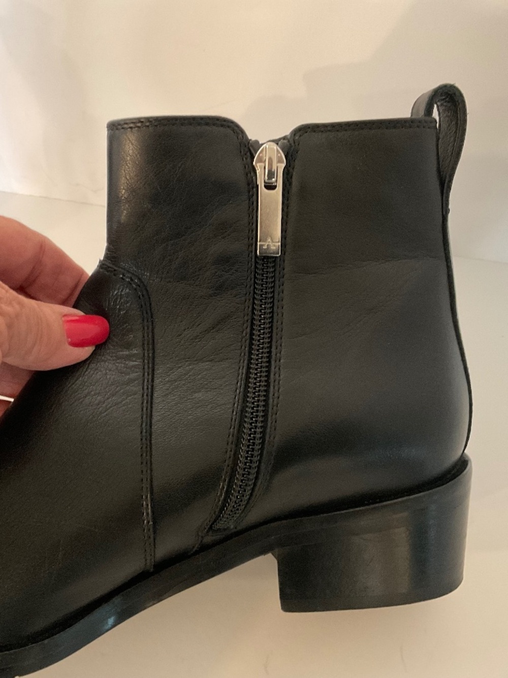 AQUATALIA Colbie Weatherproof Booties in Italian Black Leather Size 8 LIKE NEW - Picture 10 of 14